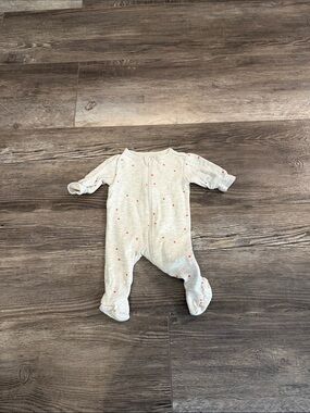 Tag Baby Footed One-Piece Sleepwear in Light Gray with Pink Dots
